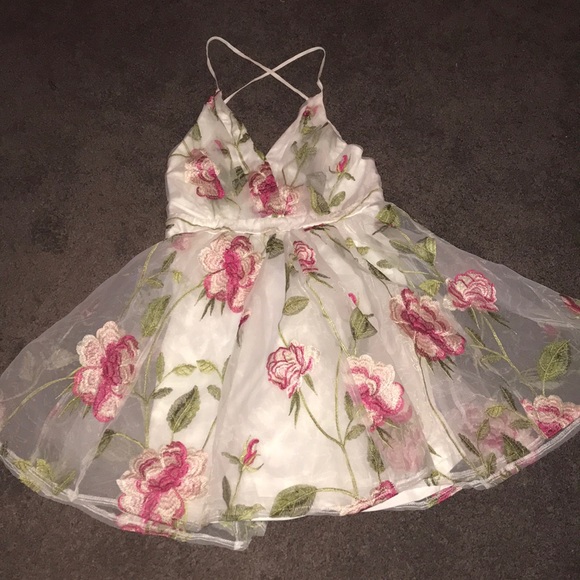 Luxxel Dresses & Skirts - Semi/ Homecoming dress!!